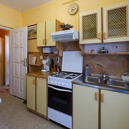 4 Evszak * غيولا