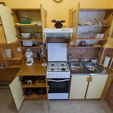 4 Evszak * غيولا